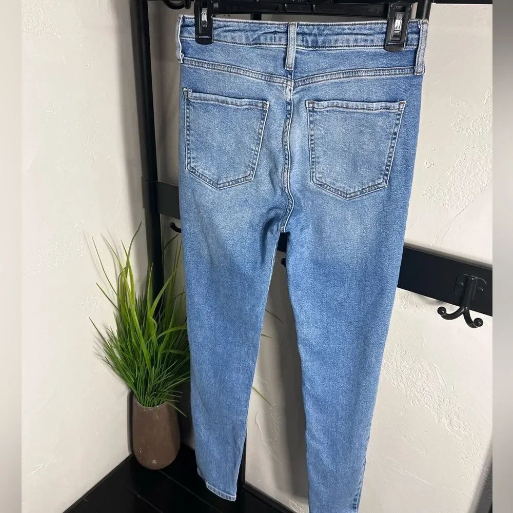 Forever 21 High-Rise distressed Skinny jeans Size 28 - Picture 8 of 14
